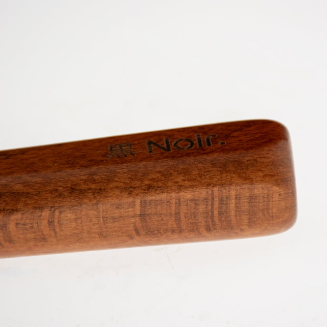 EBI Noir Japandi detangling comb